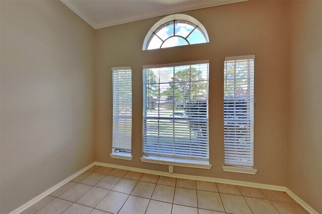 Foto del edificio - 7711 Thorncreek Way