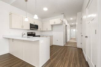 Building Photo - 13714 S Hanley Ln