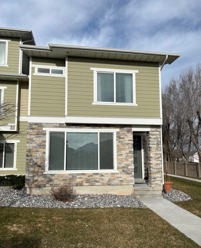 9681 Zakro Ln, South Jordan, UT 84095 Townhome Rentals in South