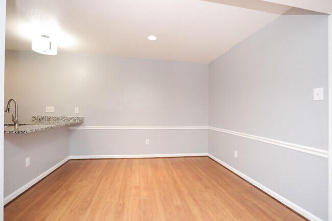Building Photo - 2100 Wilcrest Dr