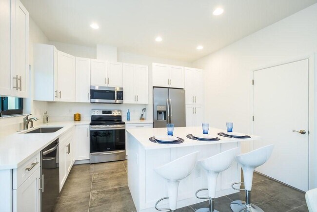 Foto del edificio - 1036 NE 33rd St