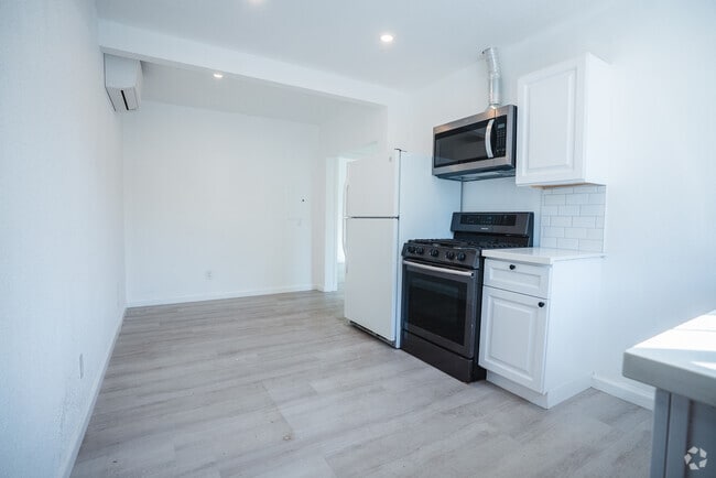 66 W Humboldt St