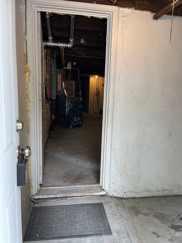 Building Photo - 216 W Ridge St