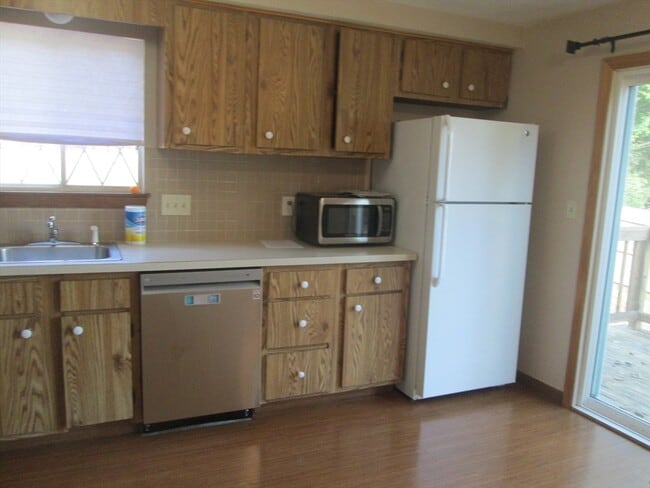 Building Photo - 108 Clark St