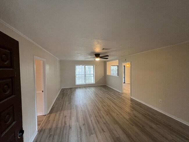 Building Photo - 1210 Greenbriar St
