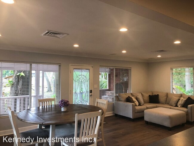 Building Photo - 3 br, 2 bath House - 4124 N Riverside Dr
