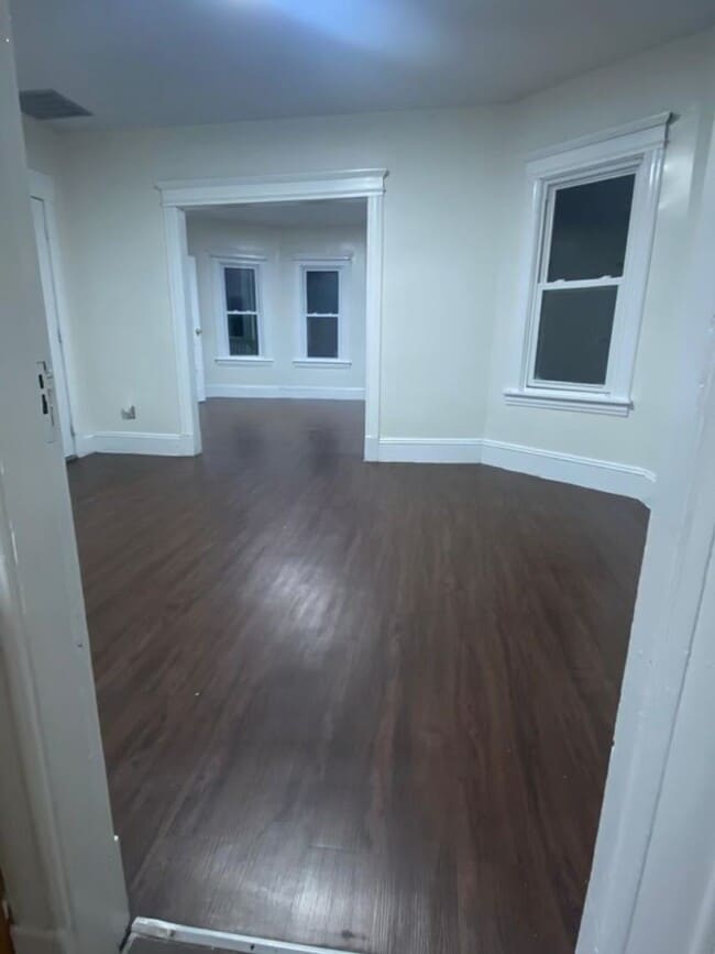 Photo - Large 3 Bedroom Apartment