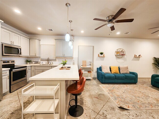 Foto del edificio - 5910 Shelburne St