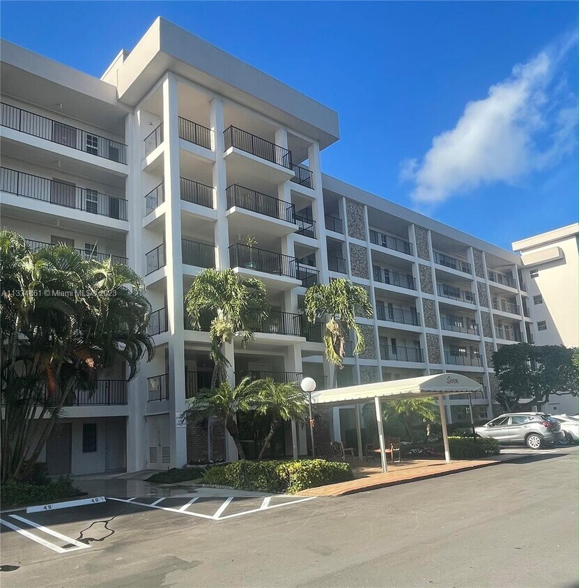 2801 N Palm Aire Dr Unit 209, Pompano Beach, FL 33069 Condo for Rent