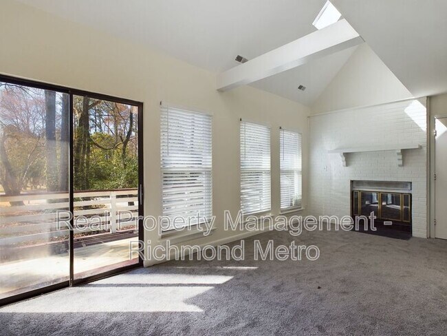 Foto del edificio - 8440 Scottingham Dr