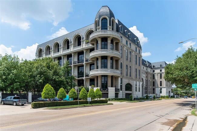 Building Photo - 1005 S Shepherd Dr