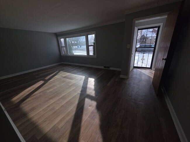 Foto del edificio - 7348 W Medford Ave