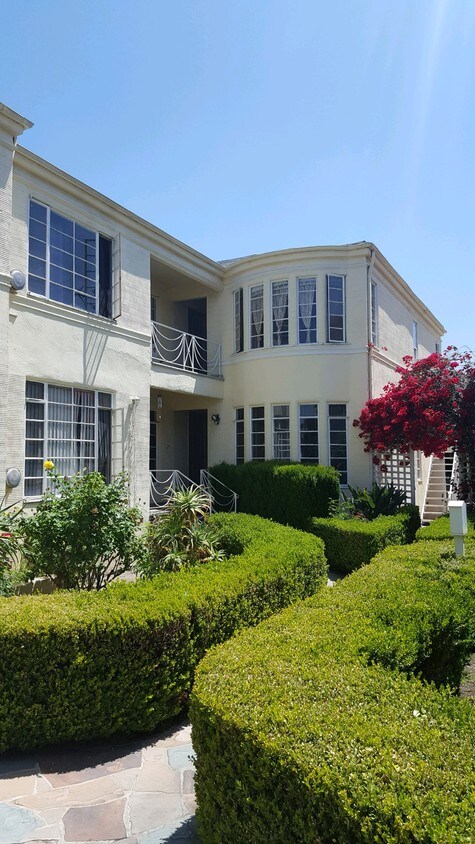 Foto del edificio - 2110 N Vermont Ave