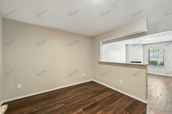 Foto del edificio - 210 Rolston Rd