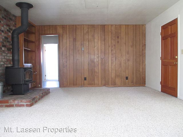 Building Photo - 2 br, 1.5 bath House - 716-525 HWY 395 E.