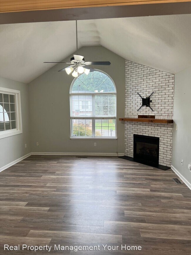 Building Photo - 3 br, 3 bath House - 10118 Fielding Rd