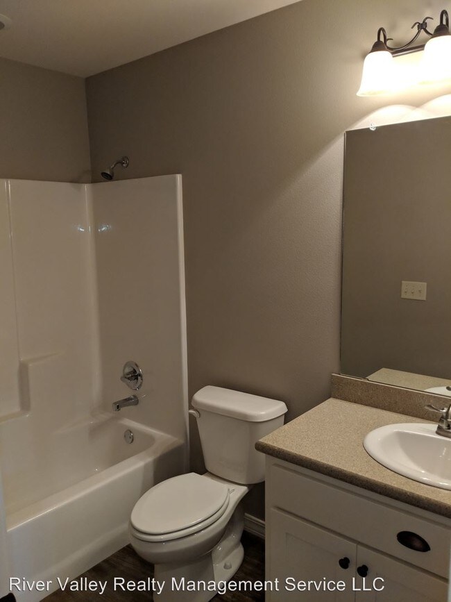 Building Photo - 3 br, 2 bath House - 926 S Quincy Cove
