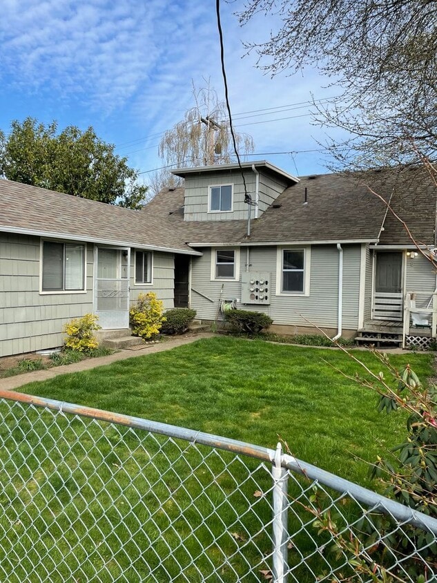 Building Photo - 771 21st St SE