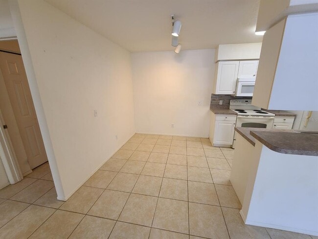 Building Photo - 36037 Deer Creek Dr