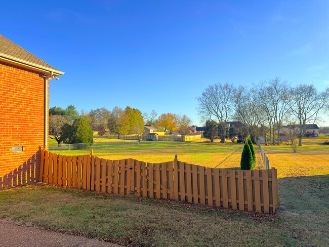 Building Photo - 806 Muscogee Way