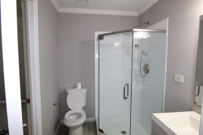 Foto del edificio - 345 Braxton Pl