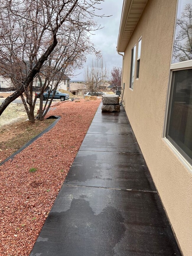 Building Photo - MONTH TO MONTH LEASE ONLY. Beautiful Custo...