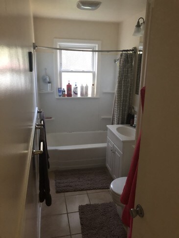 Building Photo - 813 Balboa Dr