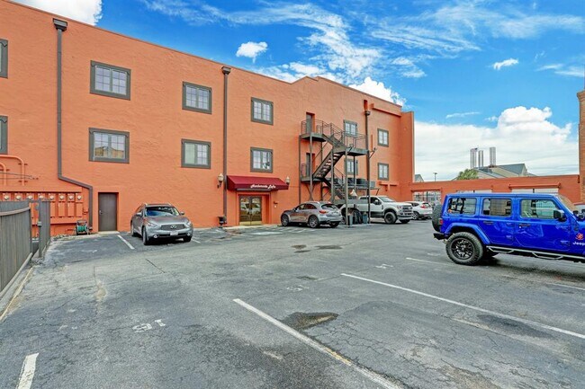 Building Photo - 104 Moody Ave