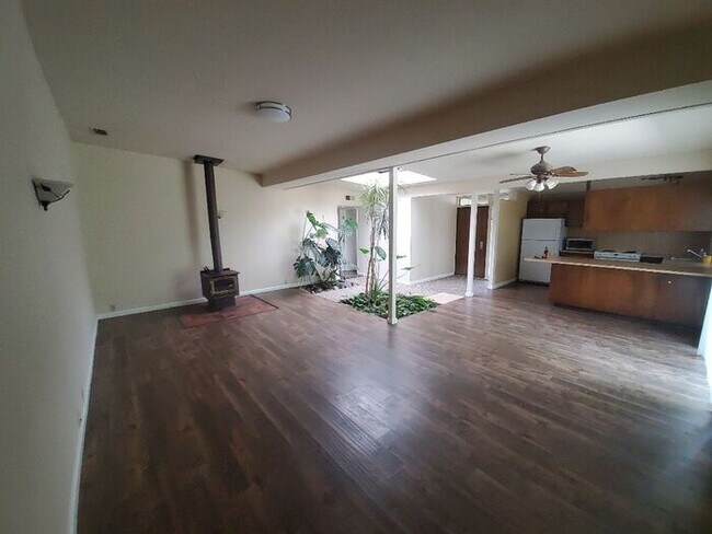 Building Photo - Professionally managed by Titan Property M...
