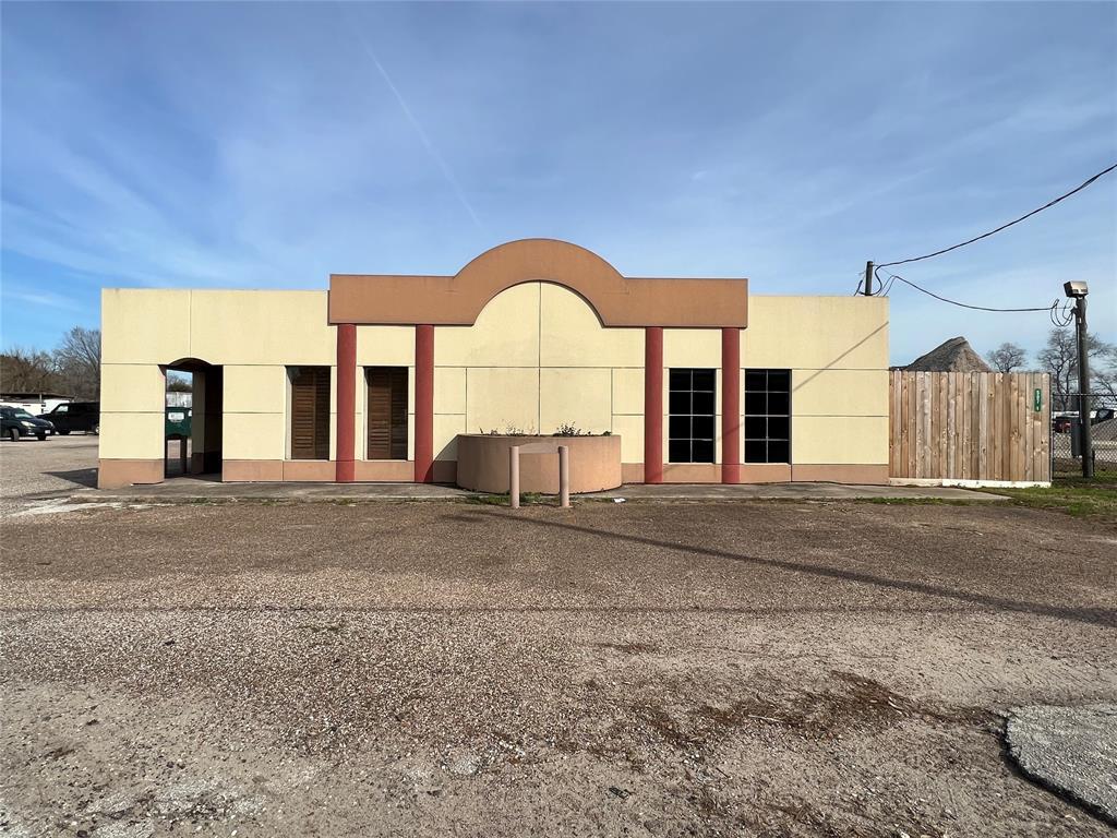 Primary Photo - 507 S Main St