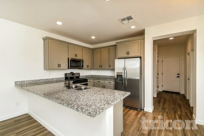 Building Photo - 4764 S Mole