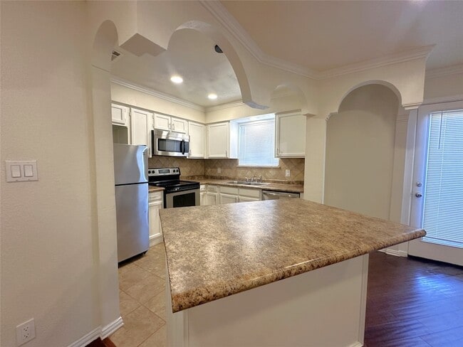 Building Photo - 1600 Pecan Chase Cir