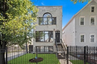 Building Photo - 2415 W Palmer St