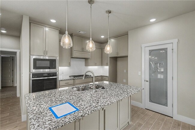 Foto del edificio - 6800 SW High Meadow Blvd