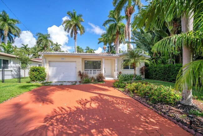 Foto del edificio - Beautiful home in quiet neighborhood