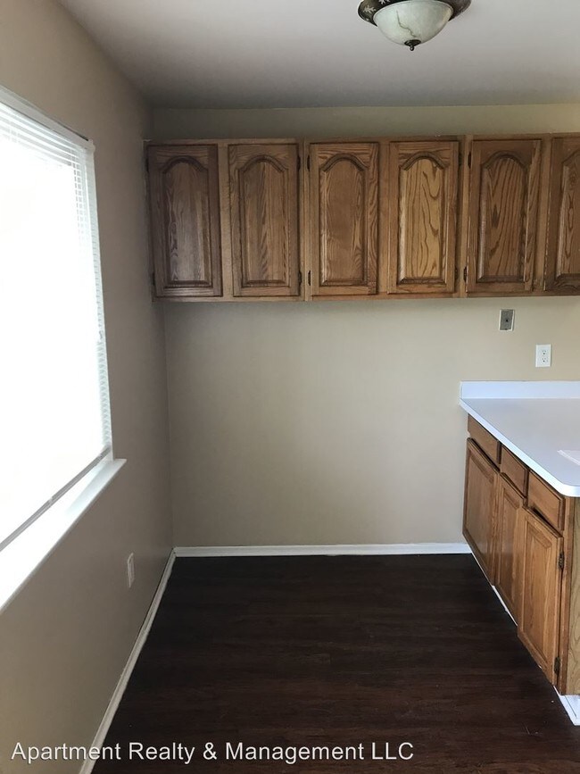 7355 Cardwell St, Westland, MI 48185