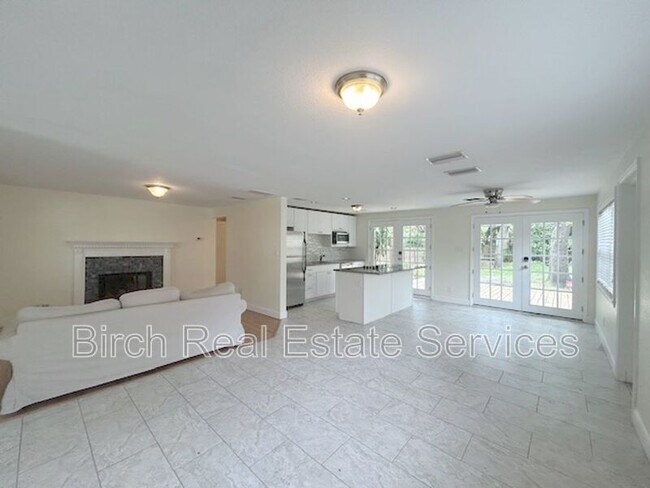 Foto del edificio - 608 Tangerine Ave