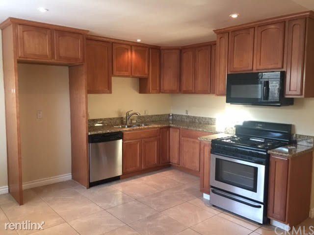 Foto del edificio - 2 br, 2 bath  - 3305 E Ransom St