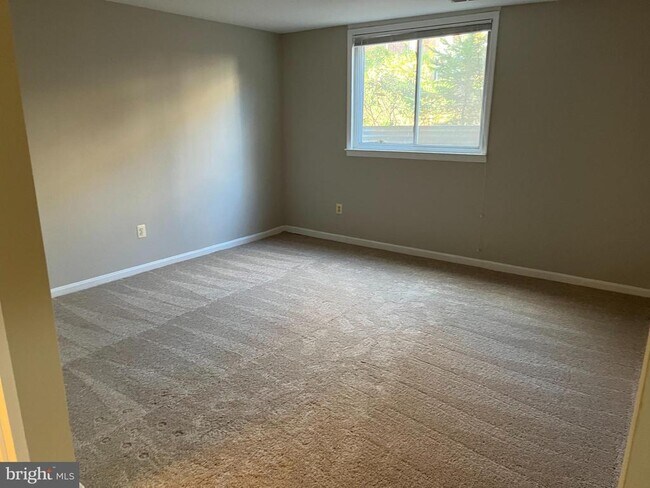 Building Photo - 6718 Perry Penney Dr