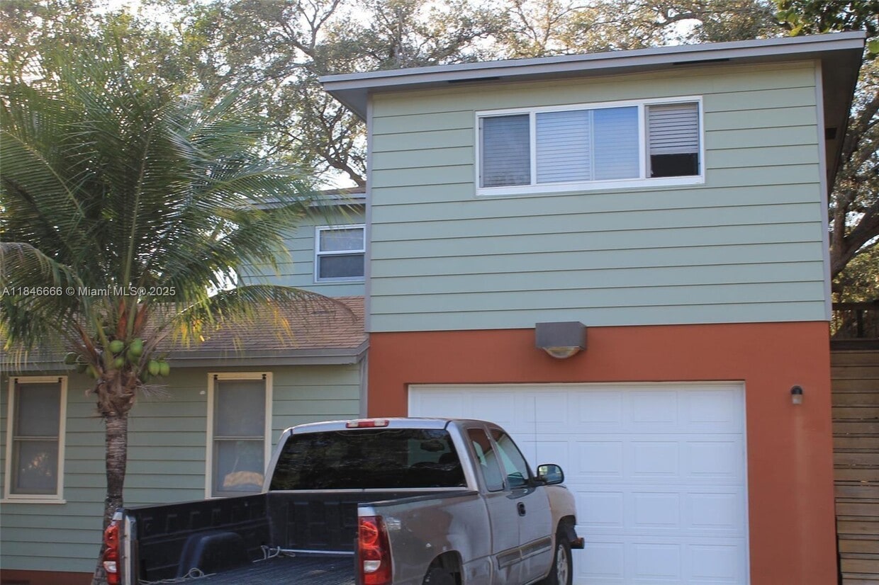 Primary Photo - 258 SW 1st Ct
