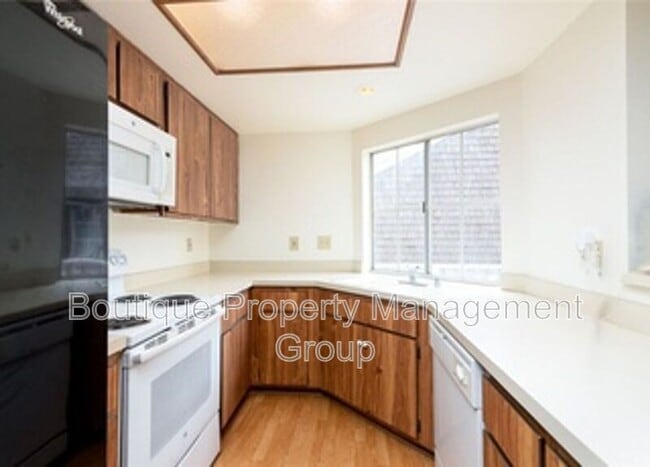 Building Photo - 12555 S Euclid St