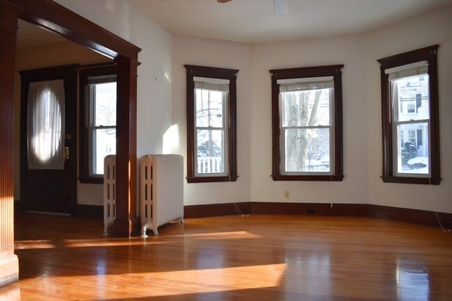 Foto del edificio - 110 Hillside Rd