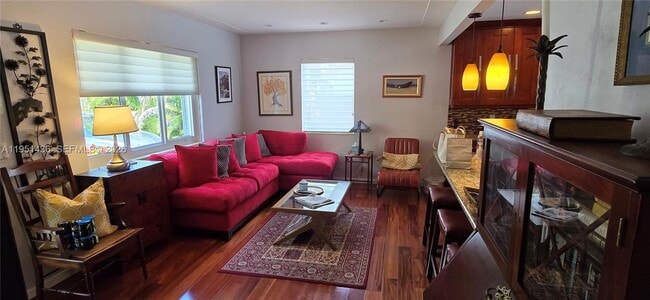 Foto del edificio - 4317 SW 62nd Ave