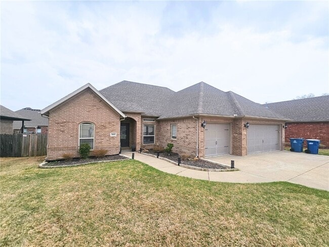 Building Photo - 3803 SW Kite Dr