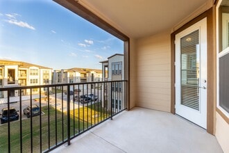 Building Photo - Casagave At Larkspur