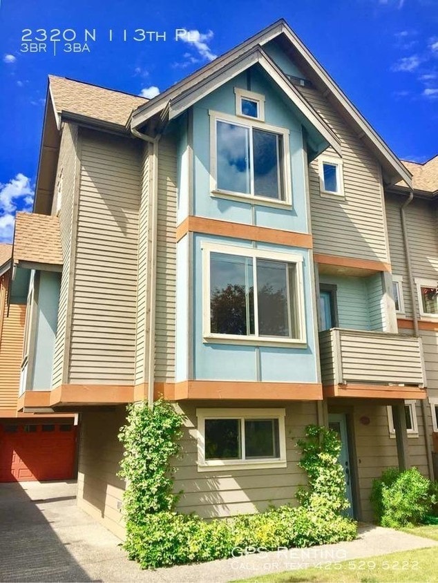 Primary Photo - 3 bedroom in Seattle WA 98113