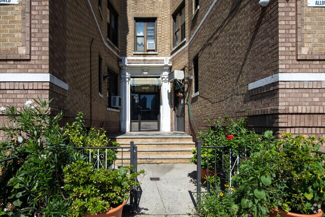 Entrance - 32-32 34th Street