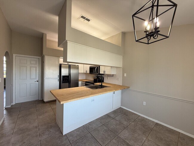Building Photo - 4217 Avanti Cir