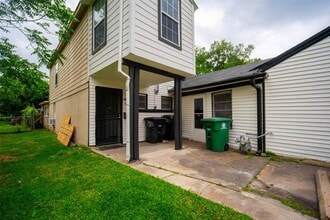 Building Photo - 1911 Forest Hill Blvd