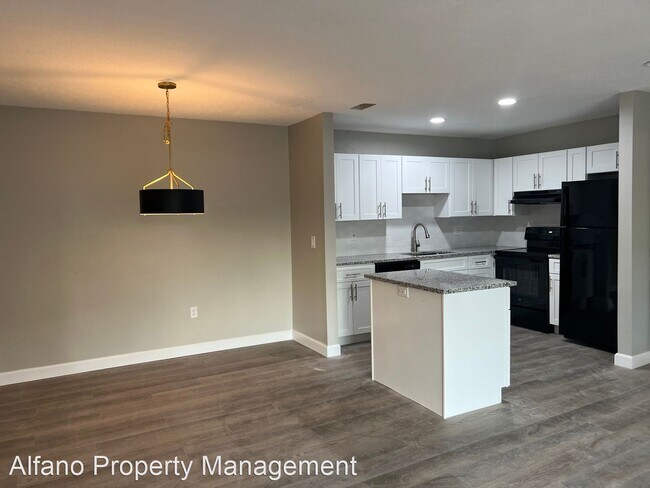 Building Photo - 2 br, 1 bath House - 562 Flemming Way Unit...